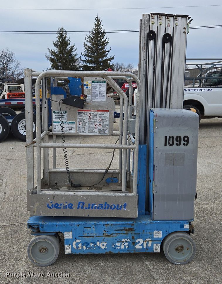 image for item EM6002 2015 Genie GR-20 vertical lift