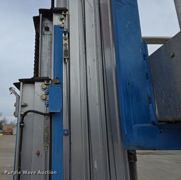 image for item EM6002 2015 Genie GR-20 vertical lift