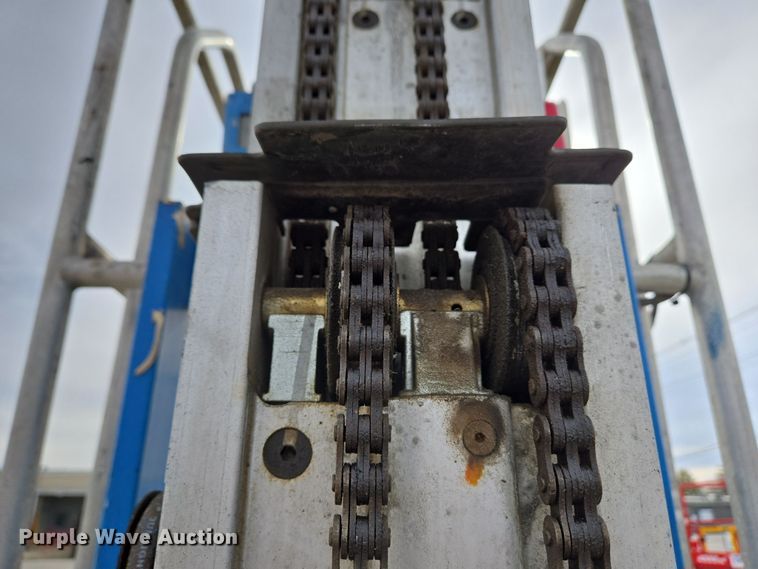 image for item EM6002 2015 Genie GR-20 vertical lift