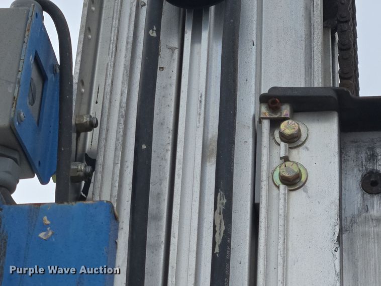 image for item EM6002 2015 Genie GR-20 vertical lift