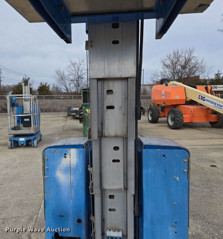 image for item EM6002 2015 Genie GR-20 vertical lift