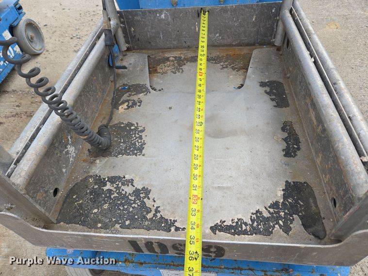 image for item EM6002 2015 Genie GR-20 vertical lift