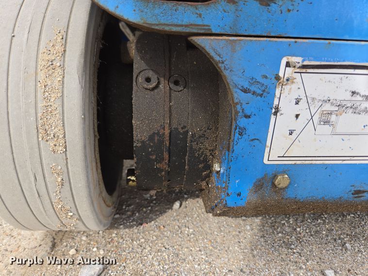 image for item EM6002 2015 Genie GR-20 vertical lift