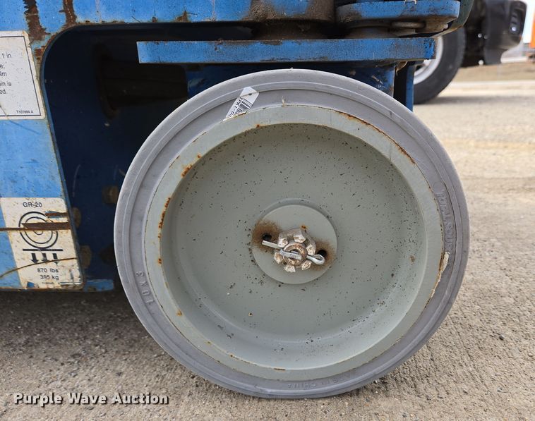 image for item EM6002 2015 Genie GR-20 vertical lift