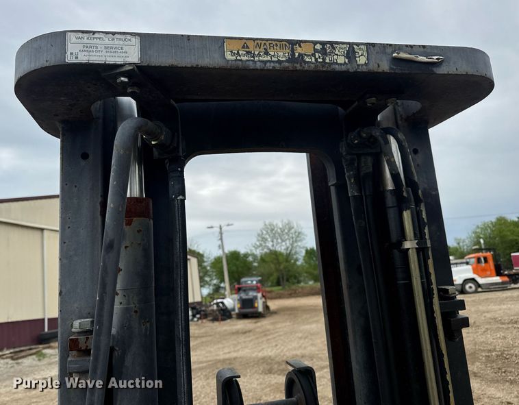 image for item EN5094 1996 Hyster H80XL forklift