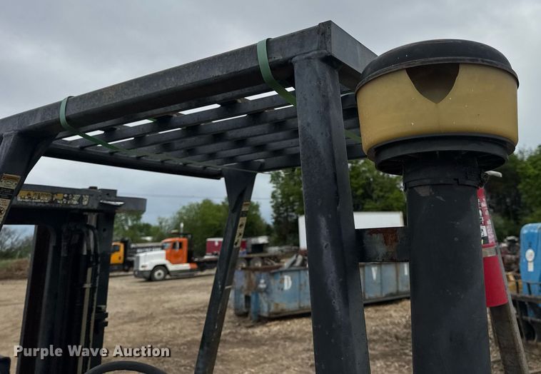 image for item EN5094 1996 Hyster H80XL forklift