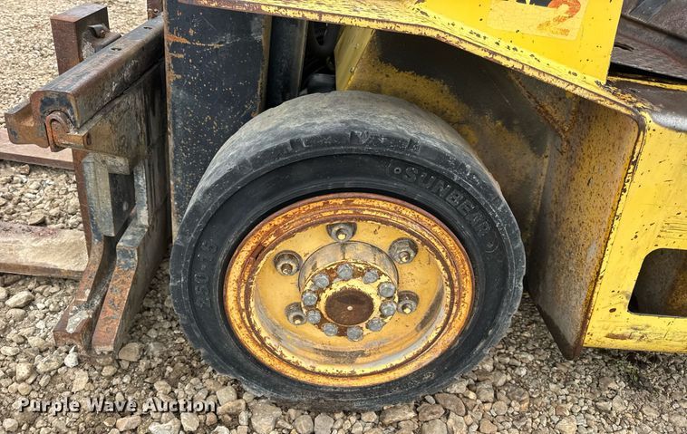 image for item EN5094 1996 Hyster H80XL forklift