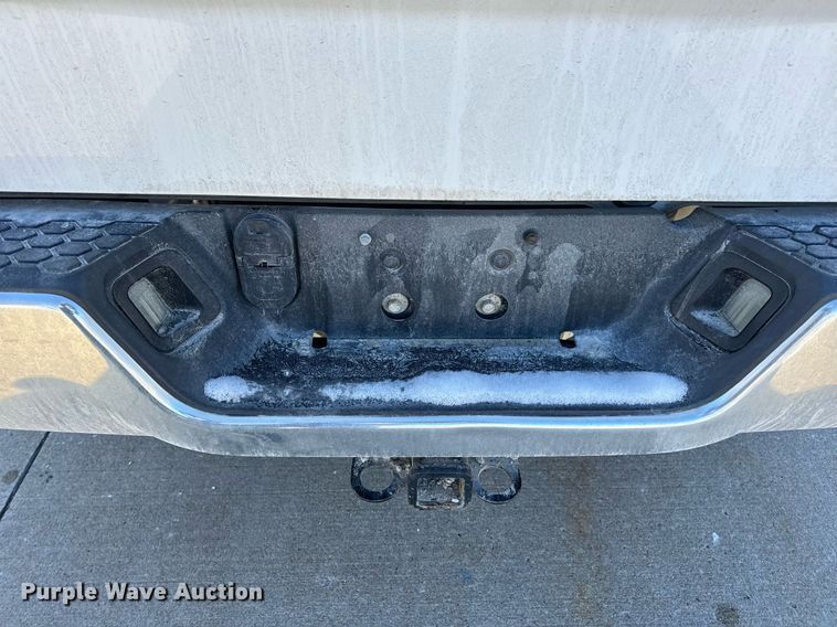 image for item EN5113 2015 Dodge Ram 1500 Crew Cab pickup truck