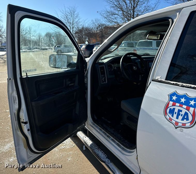 image for item EN5113 2015 Dodge Ram 1500 Crew Cab pickup truck