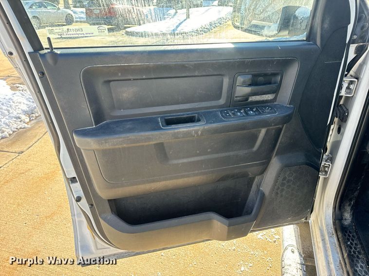 image for item EN5113 2015 Dodge Ram 1500 Crew Cab pickup truck