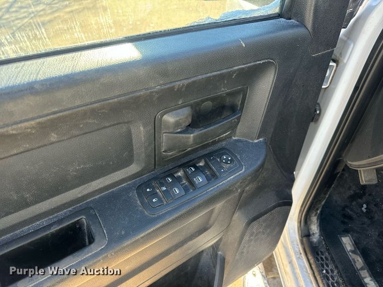 image for item EN5113 2015 Dodge Ram 1500 Crew Cab pickup truck