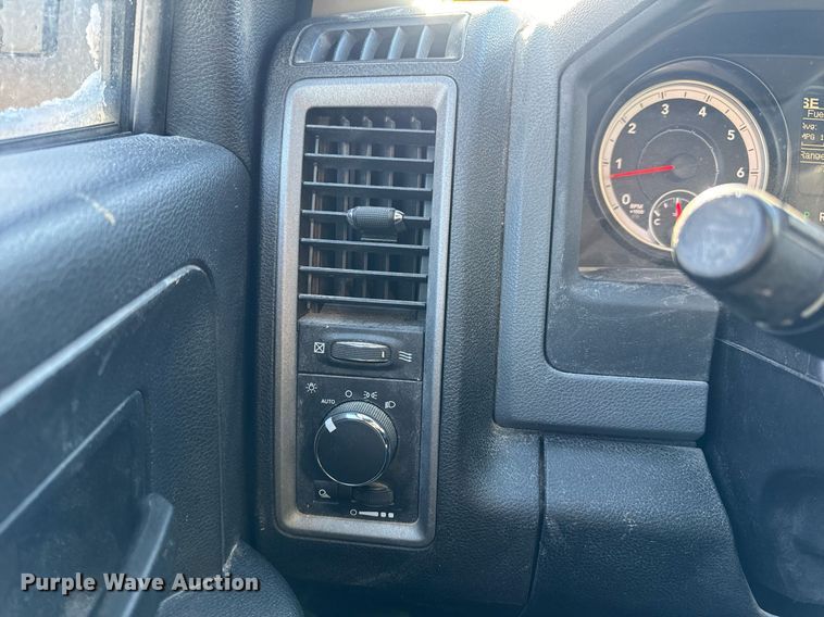 image for item EN5113 2015 Dodge Ram 1500 Crew Cab pickup truck