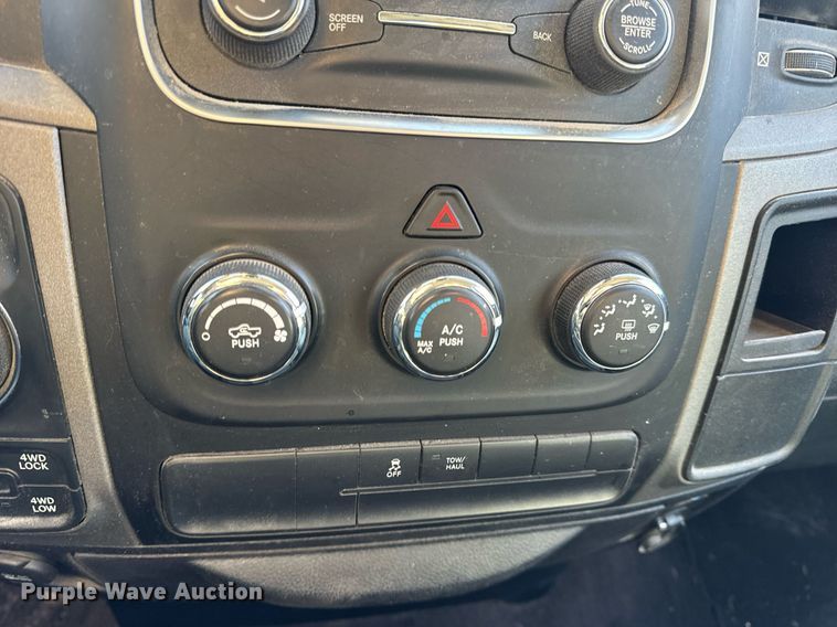 image for item EN5113 2015 Dodge Ram 1500 Crew Cab pickup truck