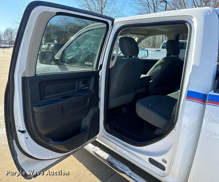 image for item EN5113 2015 Dodge Ram 1500 Crew Cab pickup truck