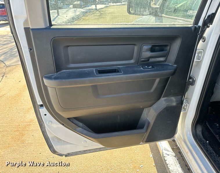 image for item EN5113 2015 Dodge Ram 1500 Crew Cab pickup truck