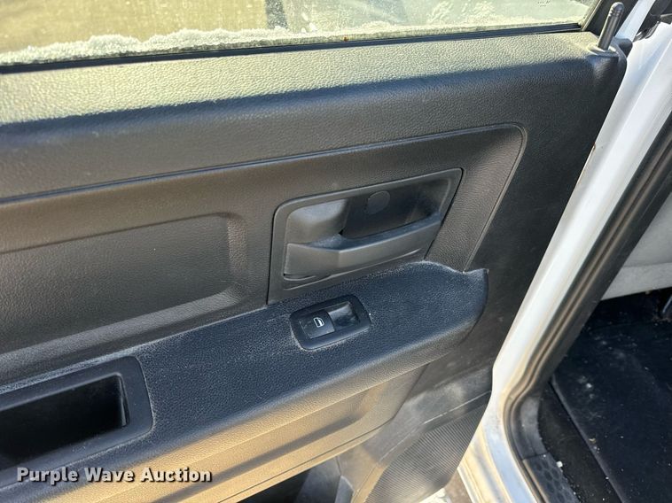 image for item EN5113 2015 Dodge Ram 1500 Crew Cab pickup truck