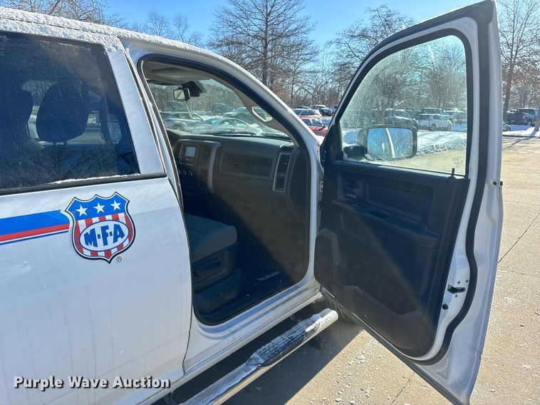 image for item EN5113 2015 Dodge Ram 1500 Crew Cab pickup truck