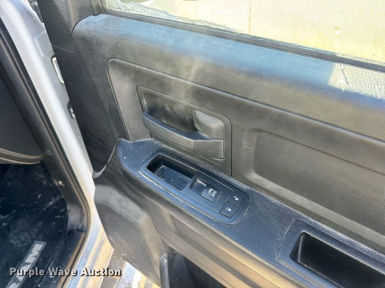 image for item EN5113 2015 Dodge Ram 1500 Crew Cab pickup truck