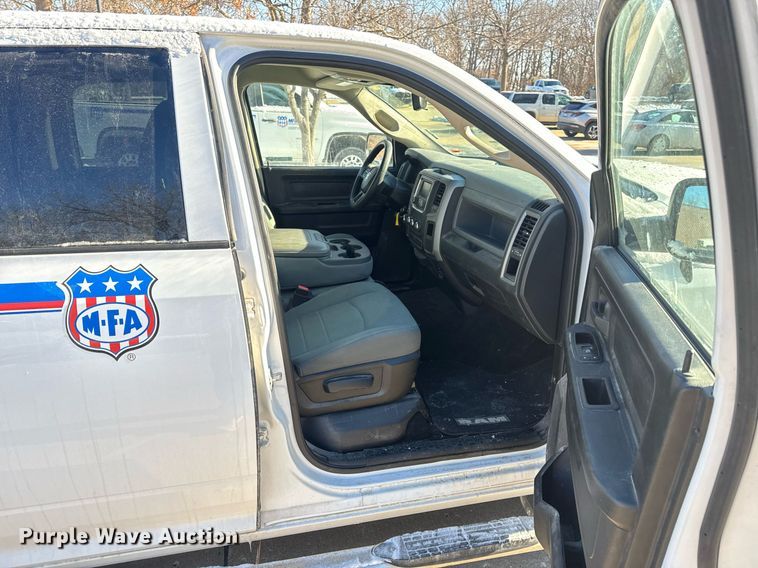 image for item EN5113 2015 Dodge Ram 1500 Crew Cab pickup truck