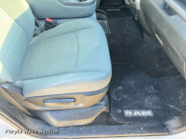 image for item EN5113 2015 Dodge Ram 1500 Crew Cab pickup truck