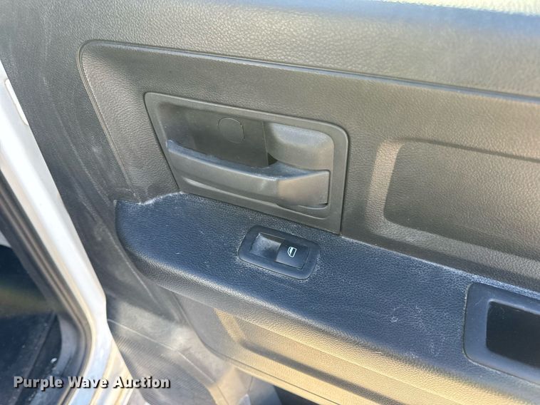 image for item EN5113 2015 Dodge Ram 1500 Crew Cab pickup truck