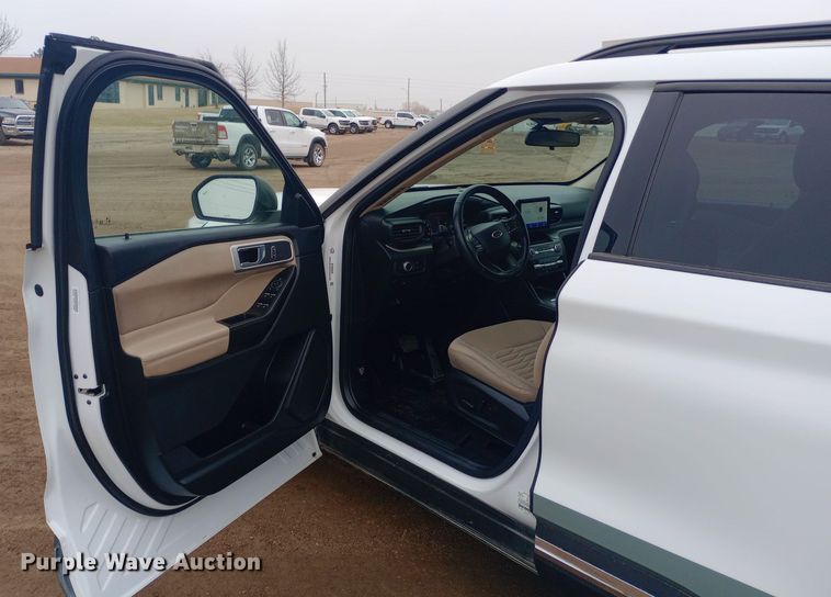 image for item EO0550 2020 Ford Explorer XLT SUV