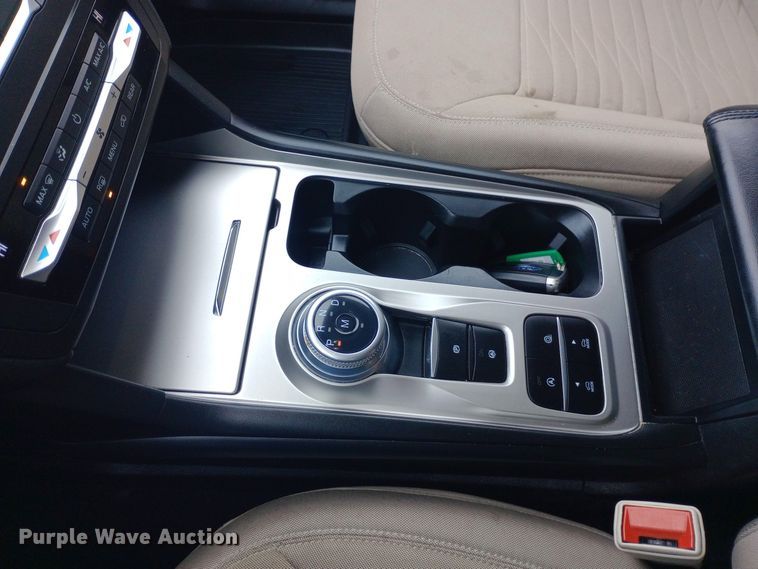 image for item EO0550 2020 Ford Explorer XLT SUV