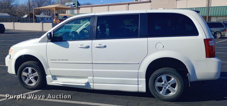 image for item EO0579 2010 Dodge Grand Caravan handicap accessible van