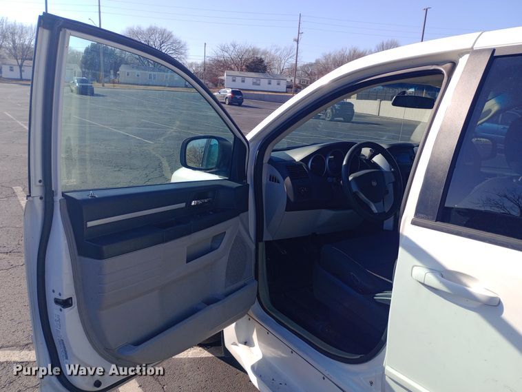 image for item EO0579 2010 Dodge Grand Caravan handicap accessible van