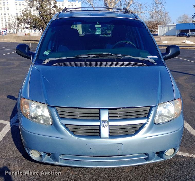 image for item EO0580 2005 Dodge Grand Caravan SXT handicap accessible van