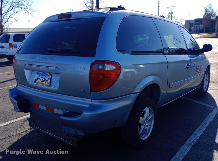 image for item EO0580 2005 Dodge Grand Caravan SXT handicap accessible van