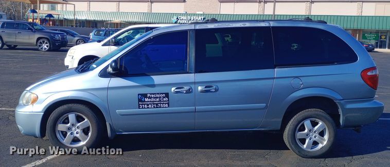 image for item EO0580 2005 Dodge Grand Caravan SXT handicap accessible van