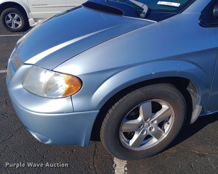 image for item EO0580 2005 Dodge Grand Caravan SXT handicap accessible van