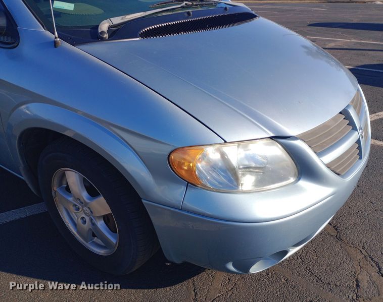 image for item EO0580 2005 Dodge Grand Caravan SXT handicap accessible van