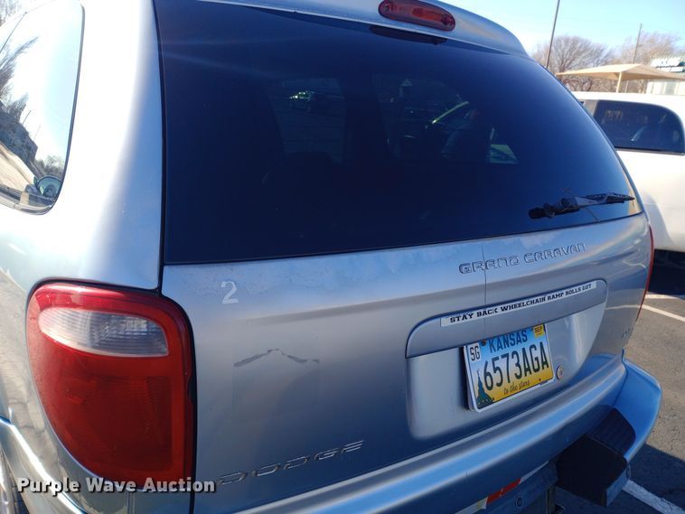 image for item EO0580 2005 Dodge Grand Caravan SXT handicap accessible van