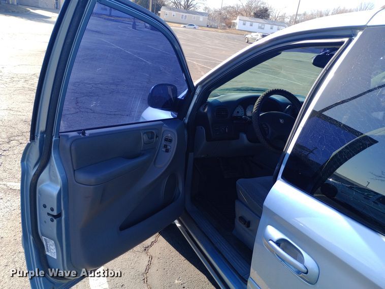 image for item EO0580 2005 Dodge Grand Caravan SXT handicap accessible van