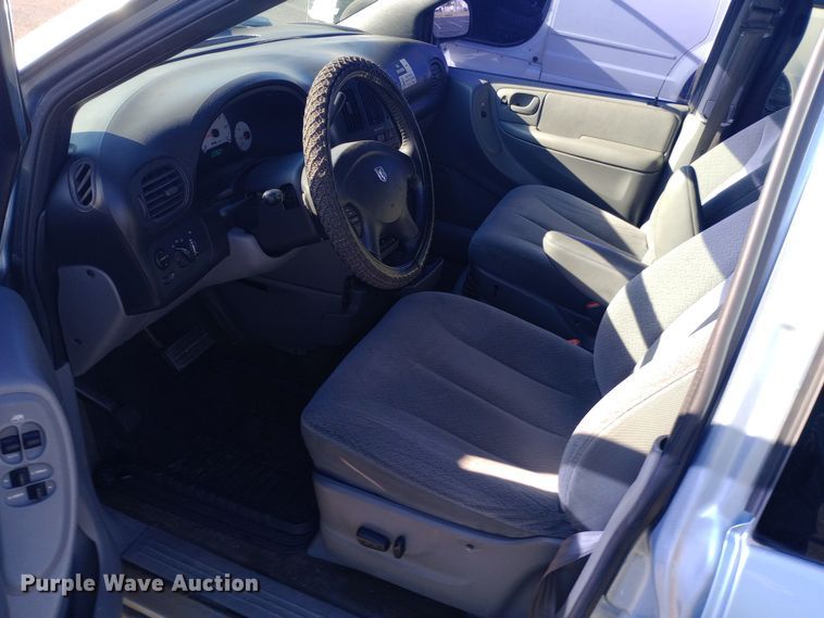 image for item EO0580 2005 Dodge Grand Caravan SXT handicap accessible van