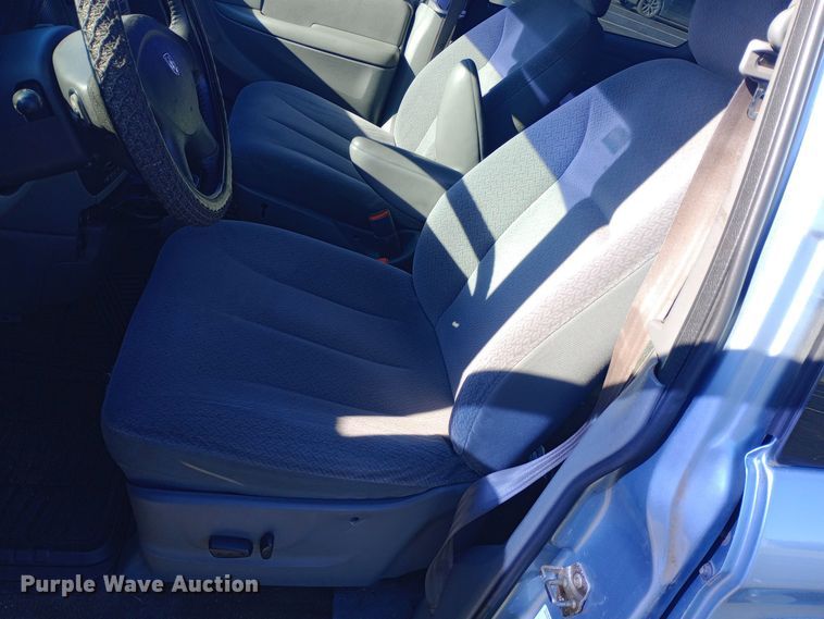 image for item EO0580 2005 Dodge Grand Caravan SXT handicap accessible van