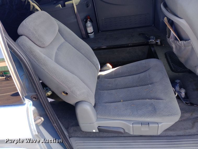 image for item EO0580 2005 Dodge Grand Caravan SXT handicap accessible van