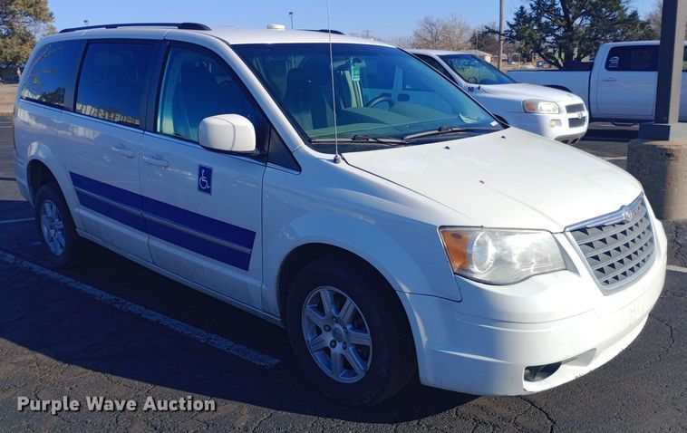 image for item EO0581 2010 Chrysler Town and Country  handicap accessible van