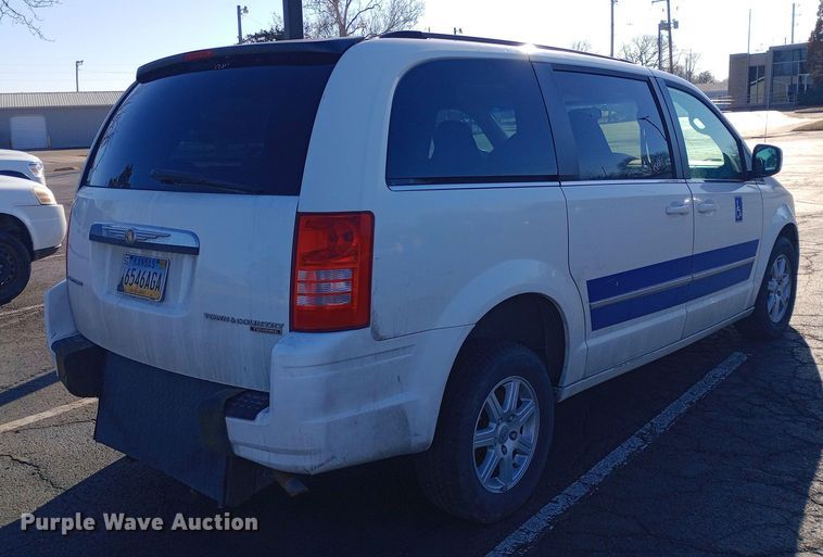 image for item EO0581 2010 Chrysler Town and Country  handicap accessible van