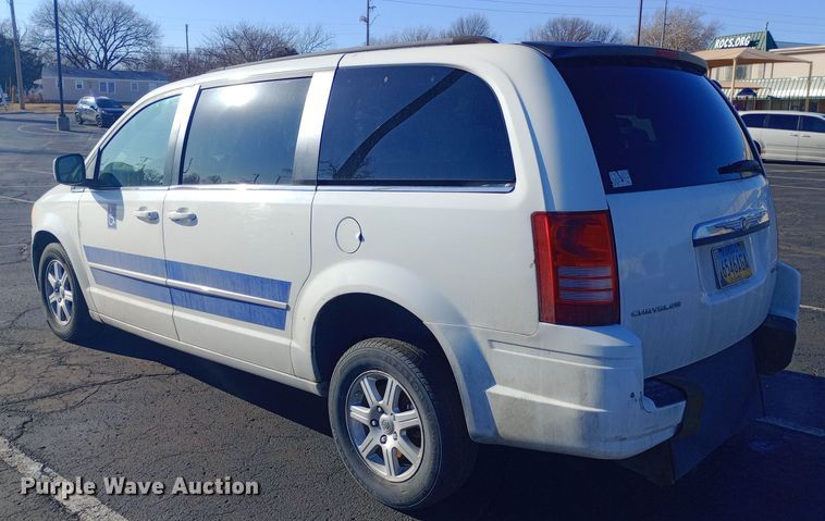 image for item EO0581 2010 Chrysler Town and Country  handicap accessible van