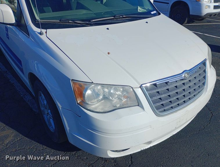 image for item EO0581 2010 Chrysler Town and Country  handicap accessible van