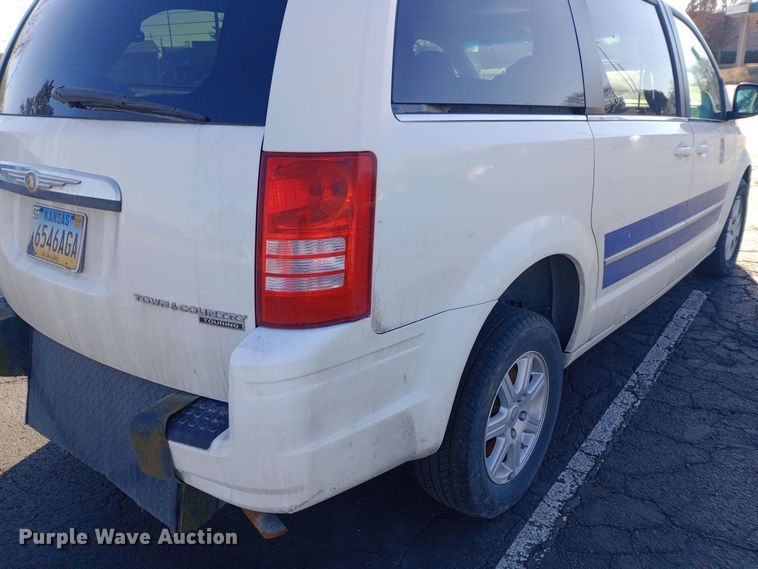 image for item EO0581 2010 Chrysler Town and Country  handicap accessible van