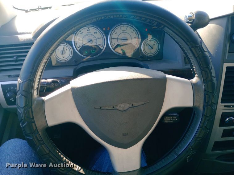 image for item EO0581 2010 Chrysler Town and Country  handicap accessible van