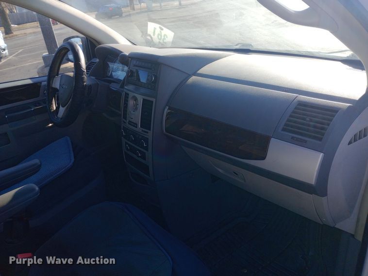 image for item EO0581 2010 Chrysler Town and Country  handicap accessible van