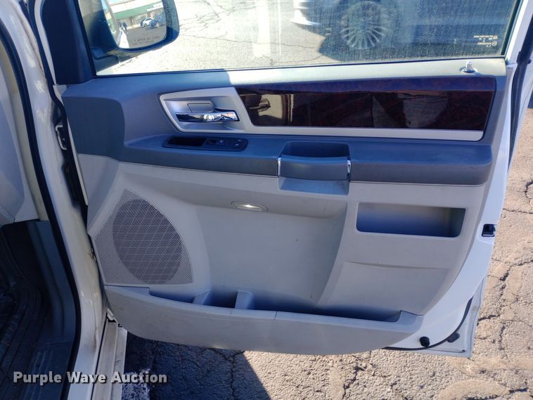 image for item EO0581 2010 Chrysler Town and Country  handicap accessible van