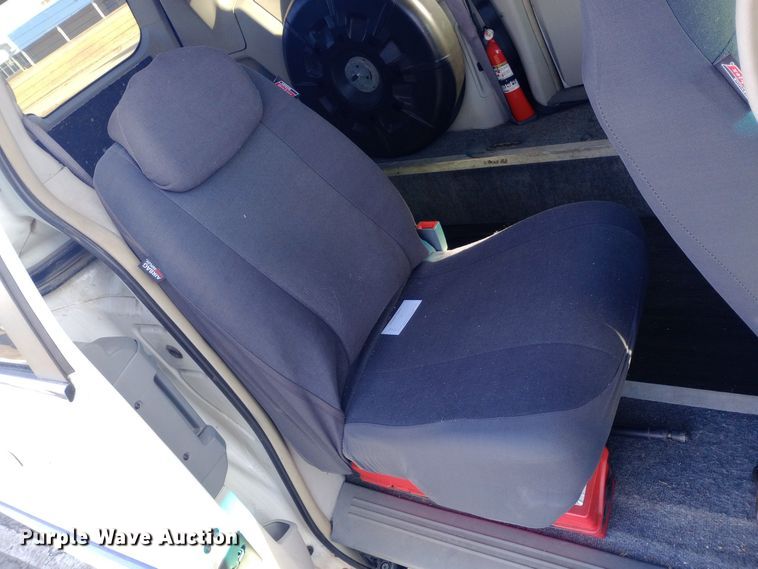 image for item EO0581 2010 Chrysler Town and Country  handicap accessible van