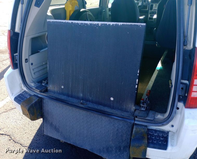 image for item EO0581 2010 Chrysler Town and Country  handicap accessible van