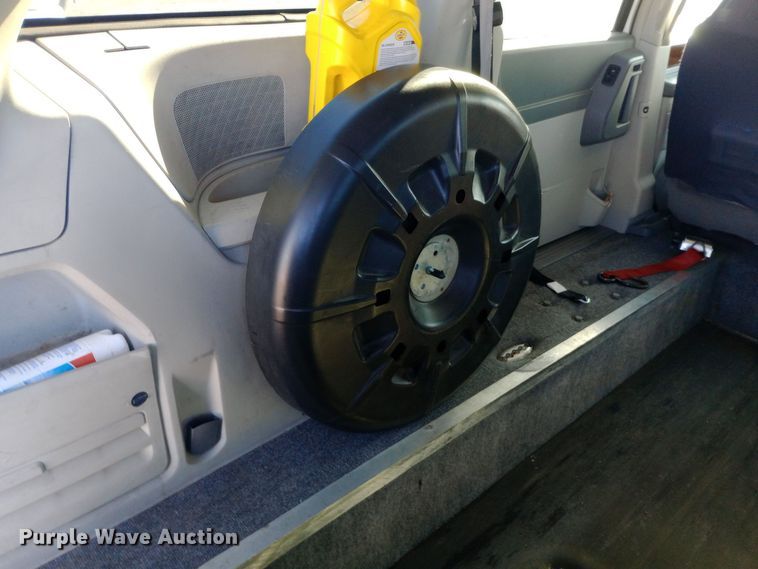 image for item EO0581 2010 Chrysler Town and Country  handicap accessible van